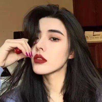 表里不一 封面