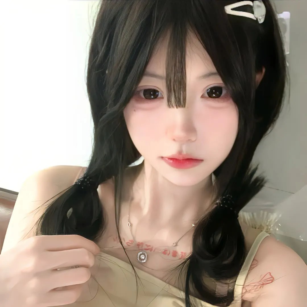 金发奇女 封面