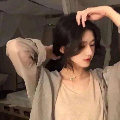 毛衣女郎 封面
